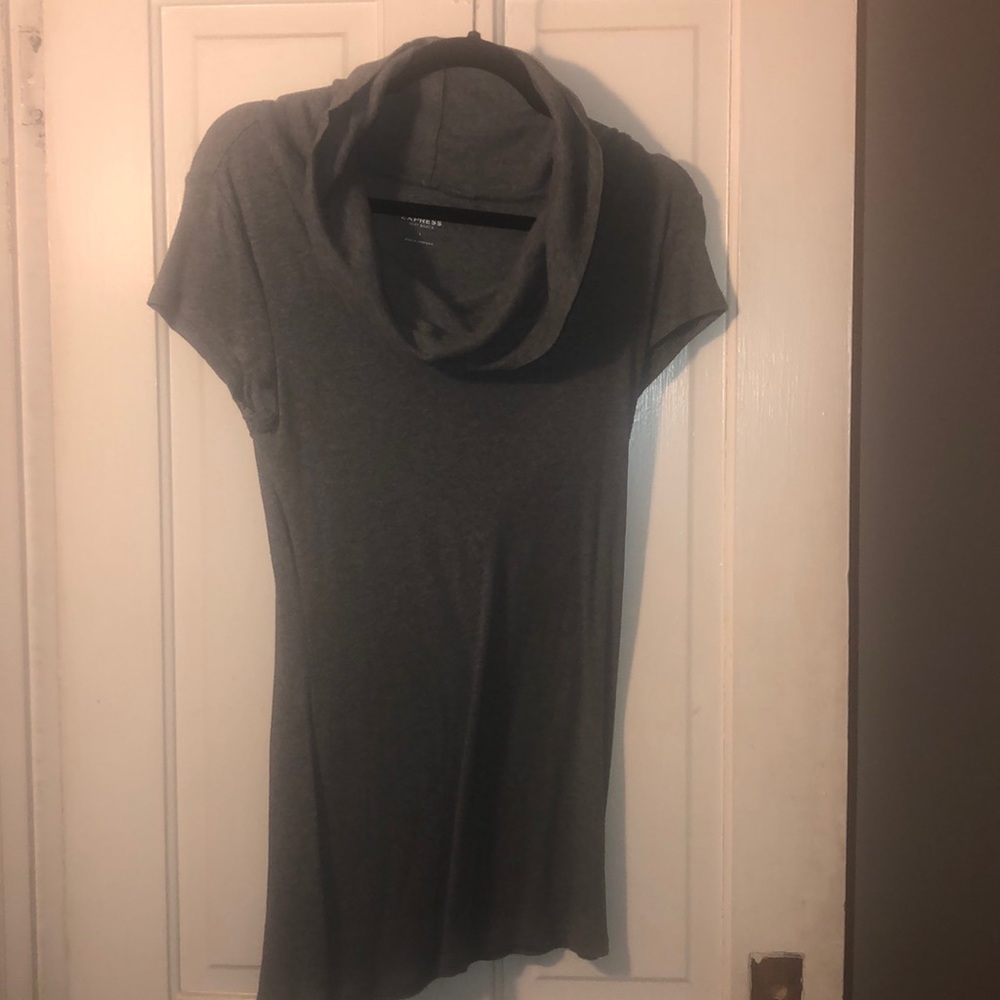 Women’s shirt sleeve express shirt